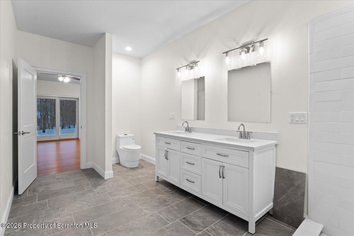 434 Summit Woods Road Moscow, PA 18444 - Photo 23 of 60 Primary Bathroom