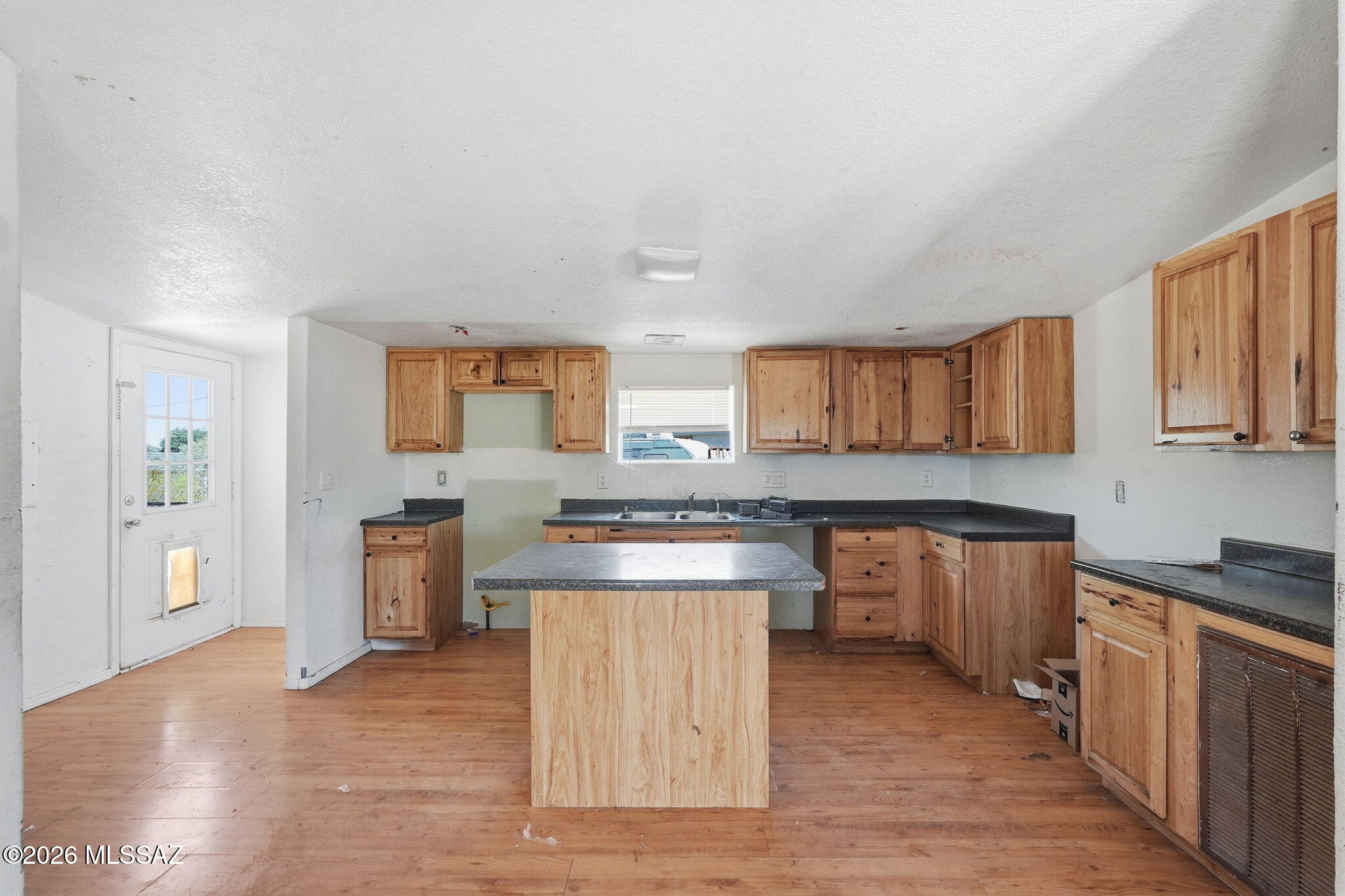 6811 North Guthrie Road Tucson, AZ 85743 - Photo 12 of 35 012_ListerPros