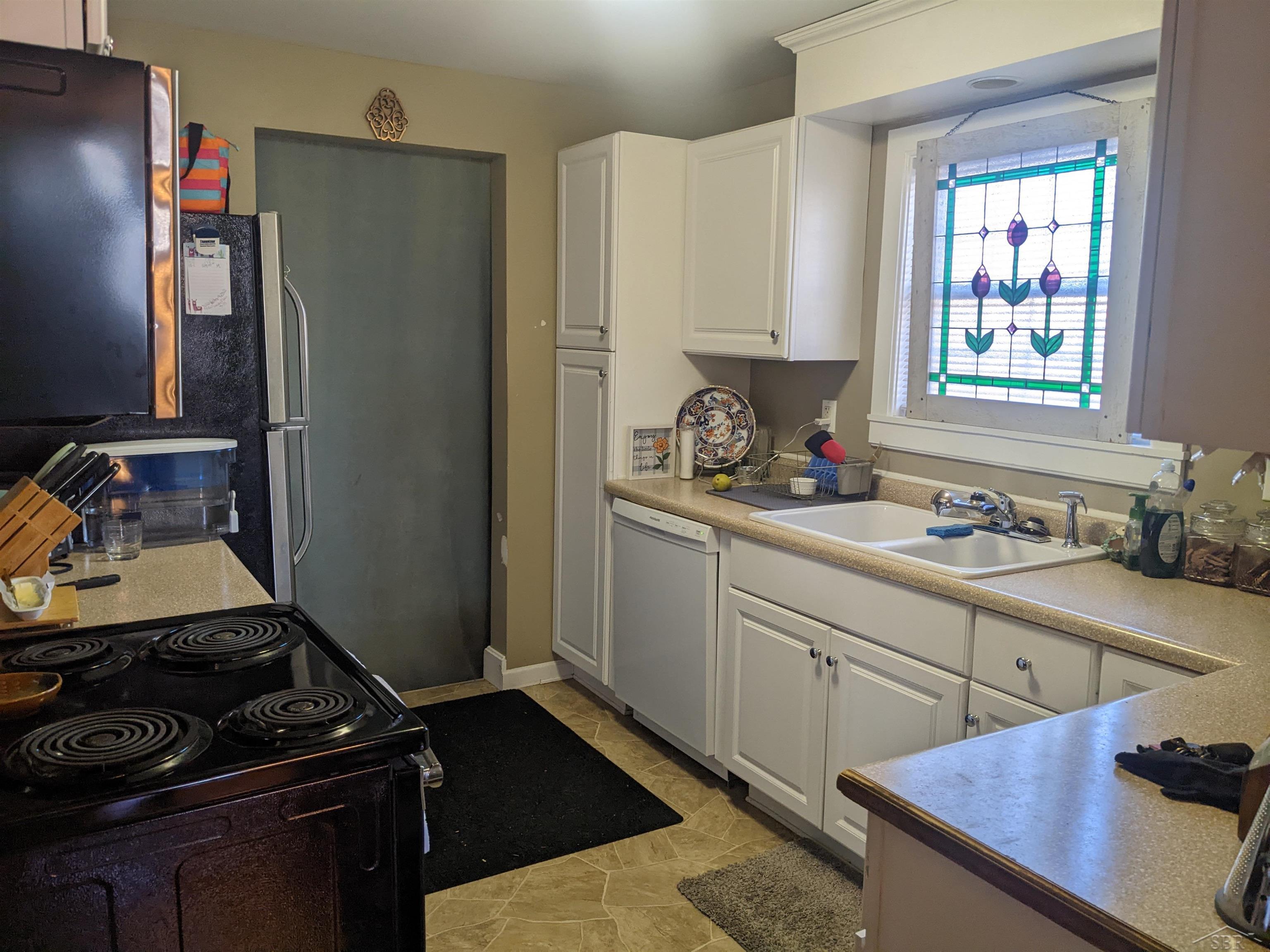1230 South Center Road Saginaw, MI 48638 - Photo 6 of 14 50109112-5.JPG