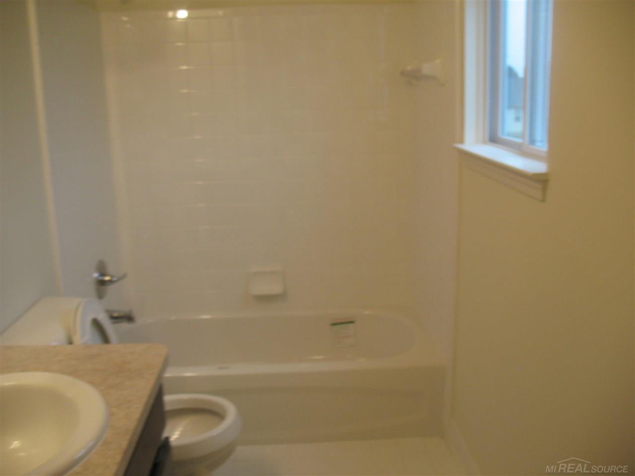 1010 Allen Road Smiths Creek, MI 48074 - Photo 14 of 21 31344109-13.JPG