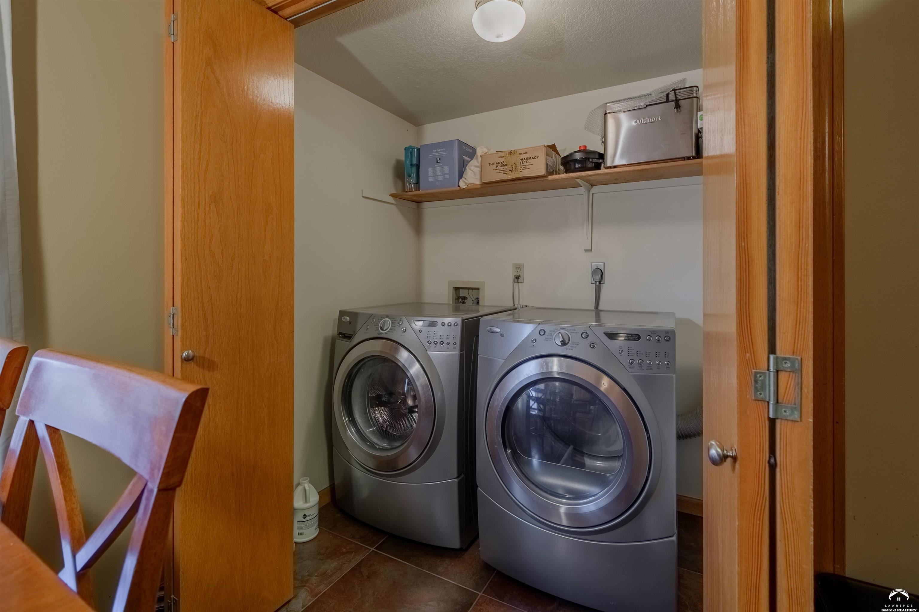 4917 Colonial Way Lawrence, KS 66049 - Photo 14 of 29