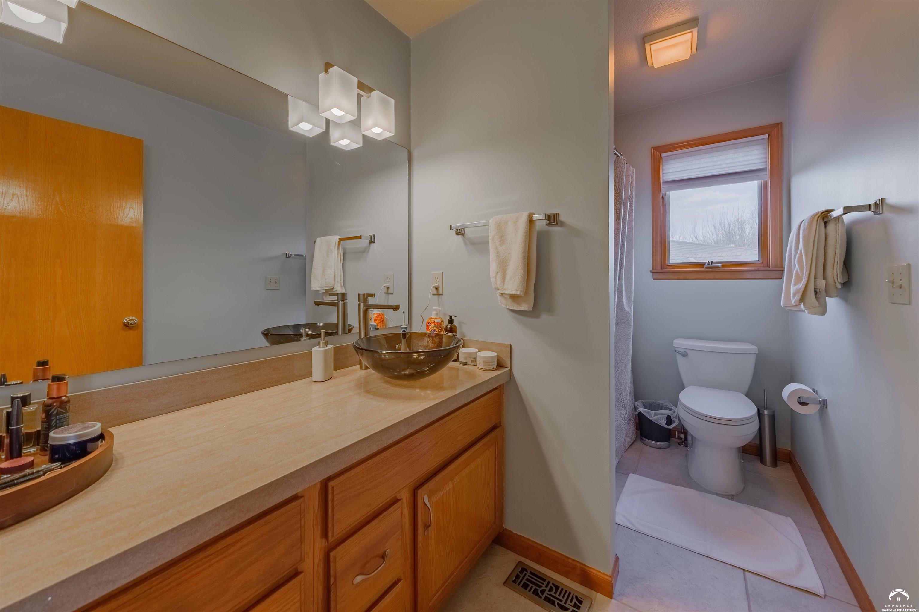 4917 Colonial Way Lawrence, KS 66049 - Photo 18 of 29