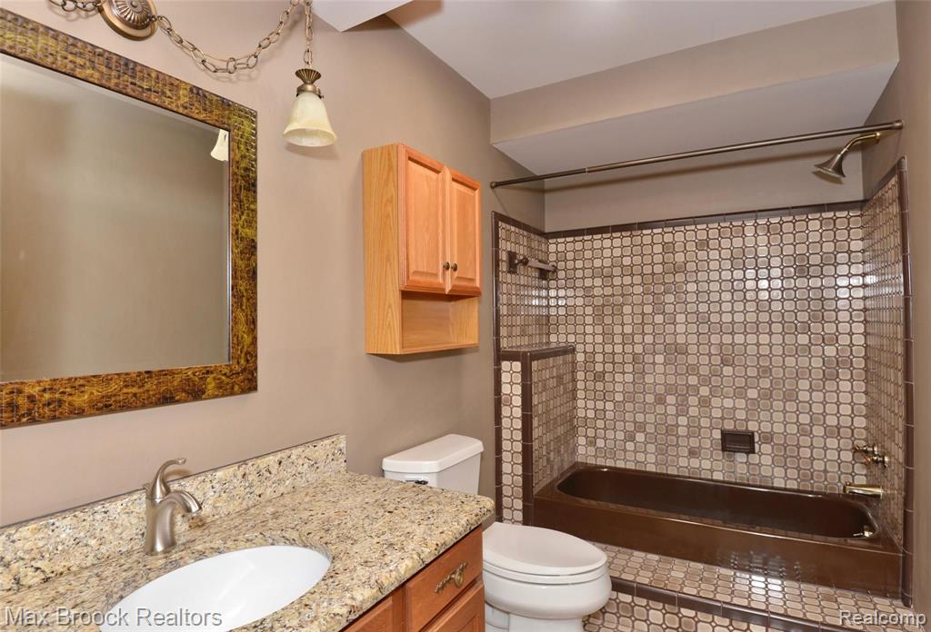 233 Coldiron Drive Rochester Hills, MI 48307 - Photo 13 of 24