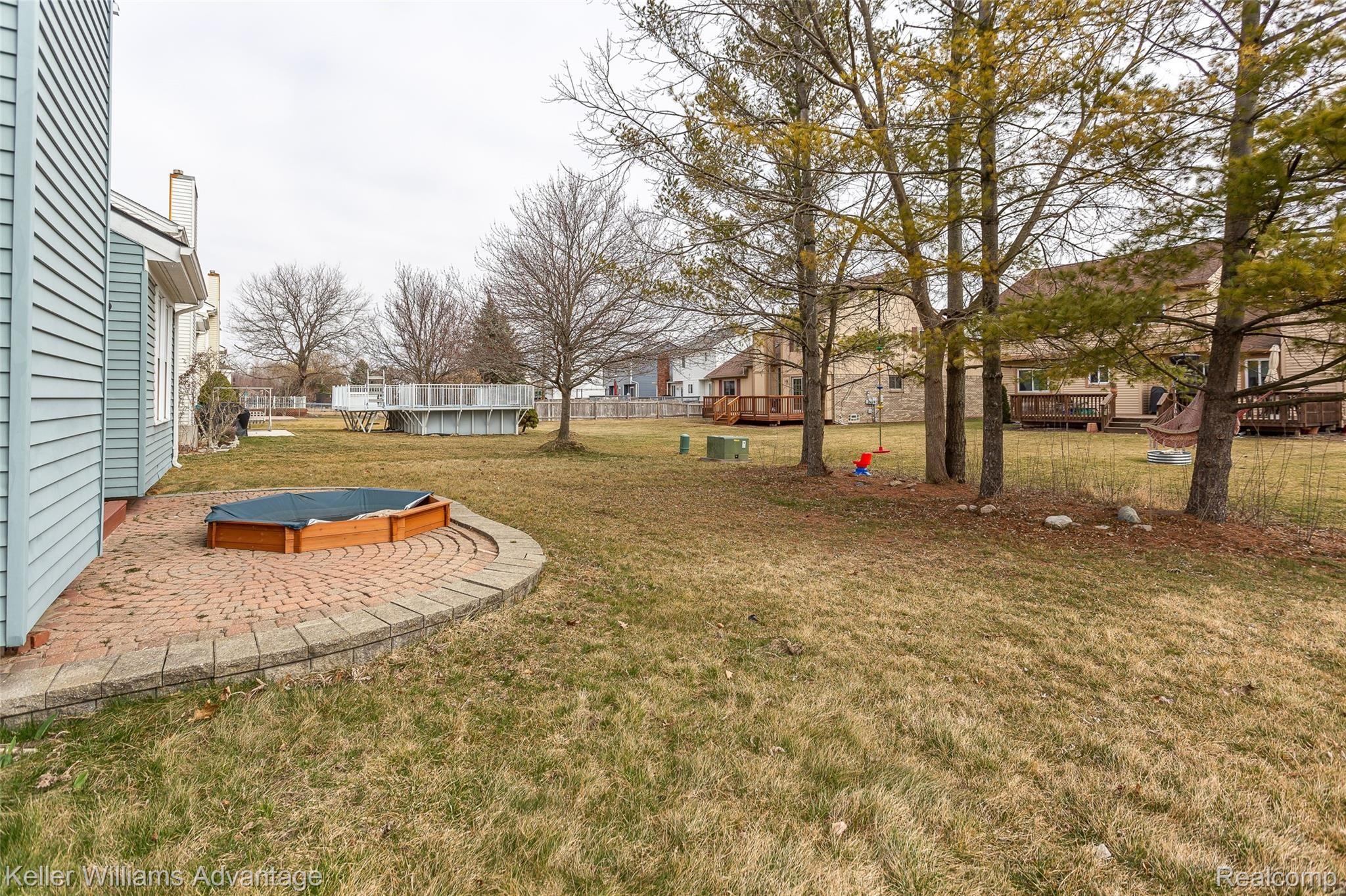 2651 Brookhaven Road Canton, MI 48188 - Photo 10 of 48 2651 Brookhaven exteriors (9).jpg