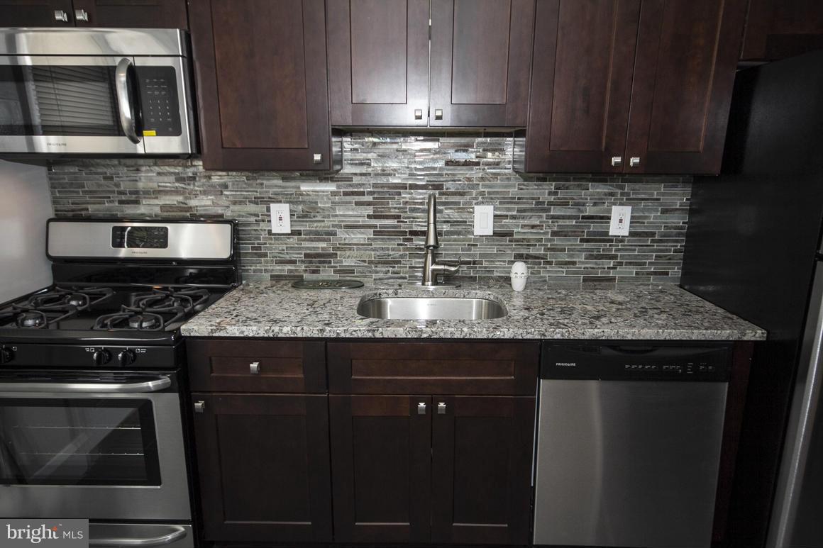 1130 Kevin Road Baltimore, MD 21229 - Photo 10 of 20 Kitchen