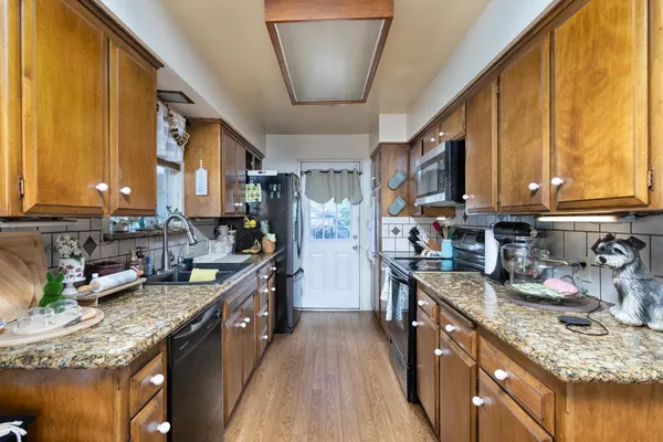 $419,900 | 2210 Northhill Street, Selma, CA 93662