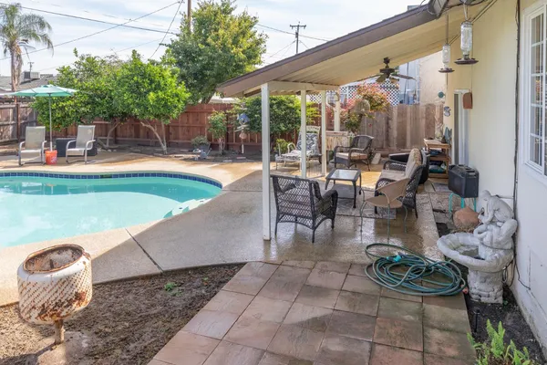 $419,900 | 2210 Northhill Street, Selma, CA 93662
