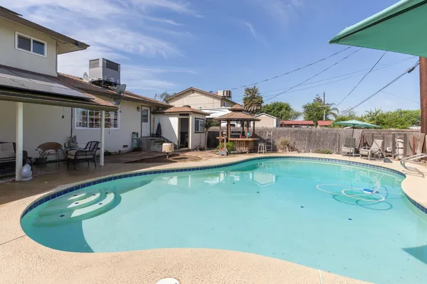 $419,900 | 2210 Northhill Street, Selma, CA 93662