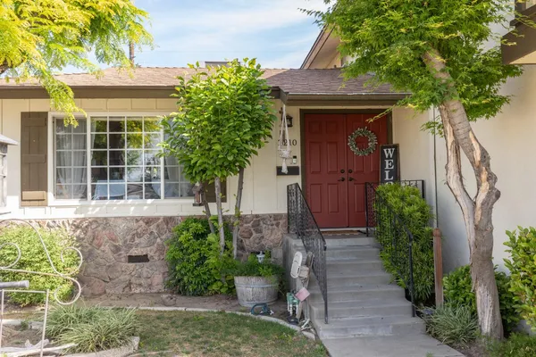 $419,900 | 2210 Northhill Street, Selma, CA 93662