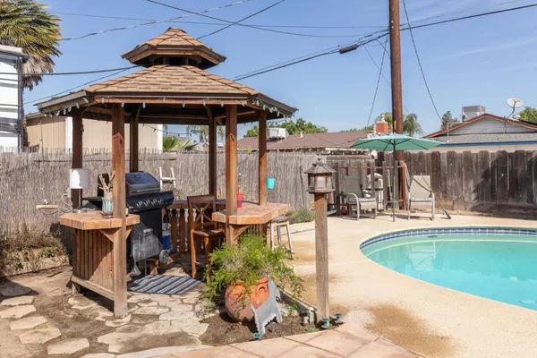 $419,900 | 2210 Northhill Street, Selma, CA 93662