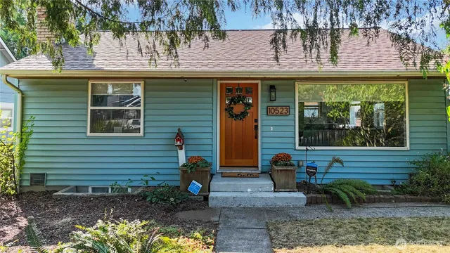$830,000 | 10523 Evanston Avenue North, Seattle, WA 98133