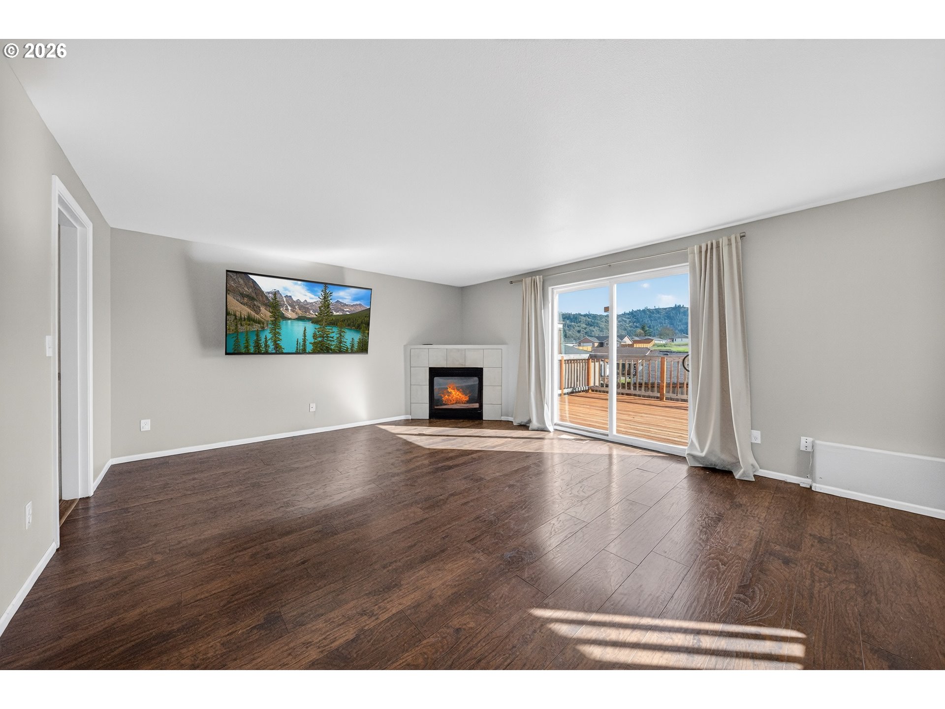 209 Northeast Rose Ridge Drive Winston, OR 97496 - Photo 11 of 42 Family Room