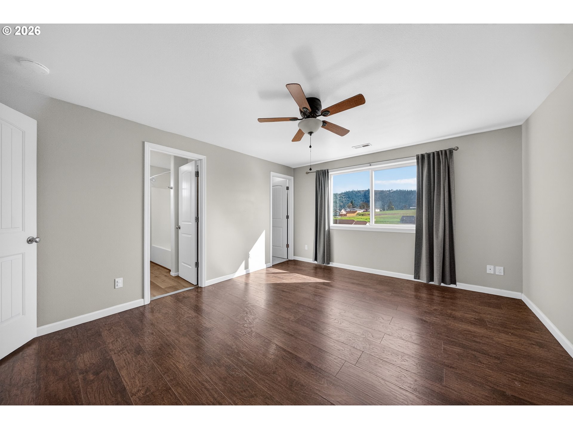 209 Northeast Rose Ridge Drive Winston, OR 97496 - Photo 15 of 42 Primary Bedroom