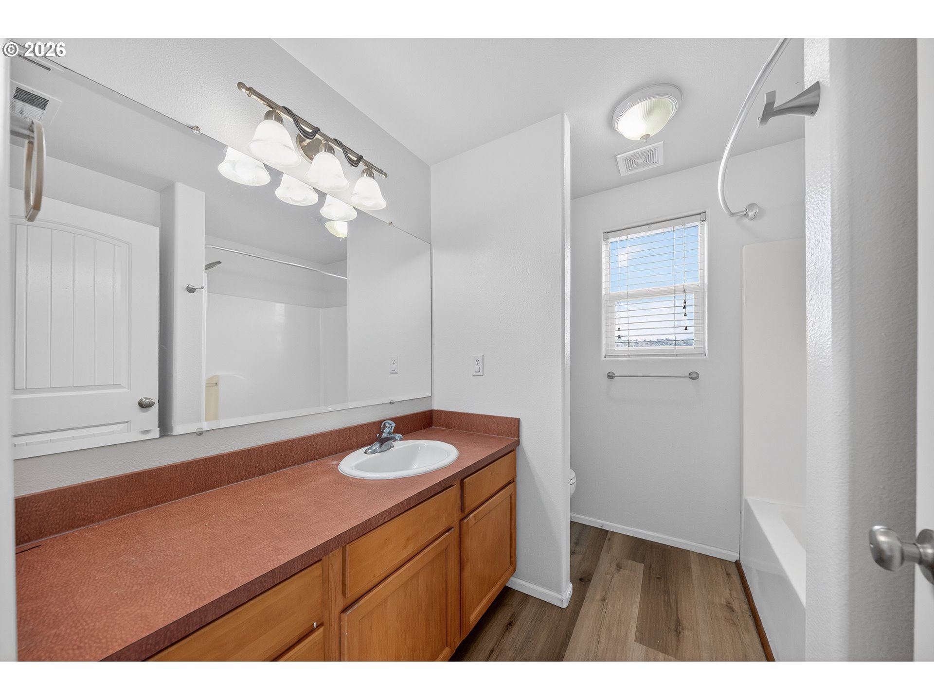 209 Northeast Rose Ridge Drive Winston, OR 97496 - Photo 17 of 42 Primary Bedroom