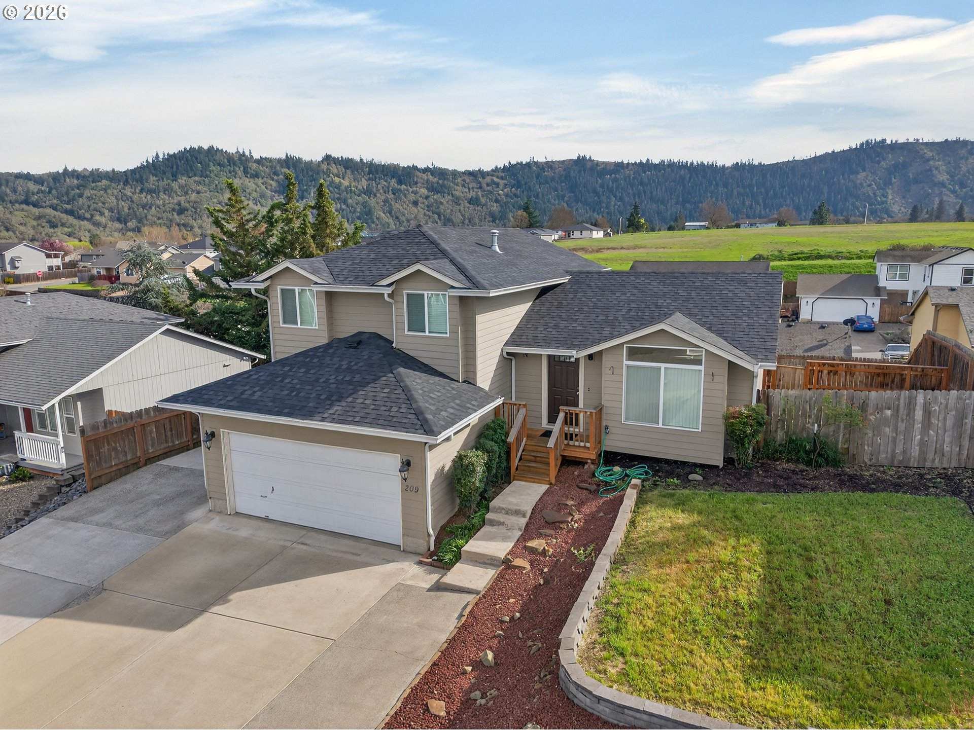 209 Northeast Rose Ridge Drive Winston, OR 97496 - Photo 3 of 42