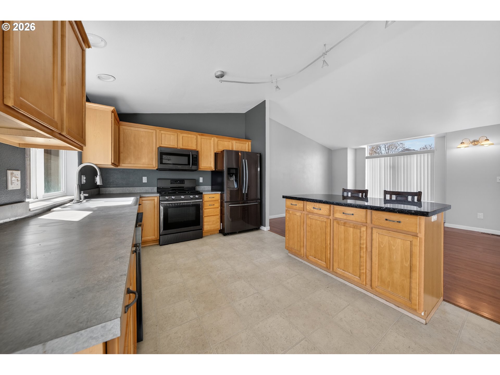 209 Northeast Rose Ridge Drive Winston, OR 97496 - Photo 9 of 42 Kitchen