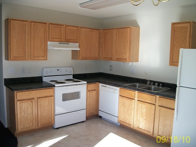 3515 South Chaparral Road Apache Junction, AZ 85119 - Photo 2 of 7 kitchen