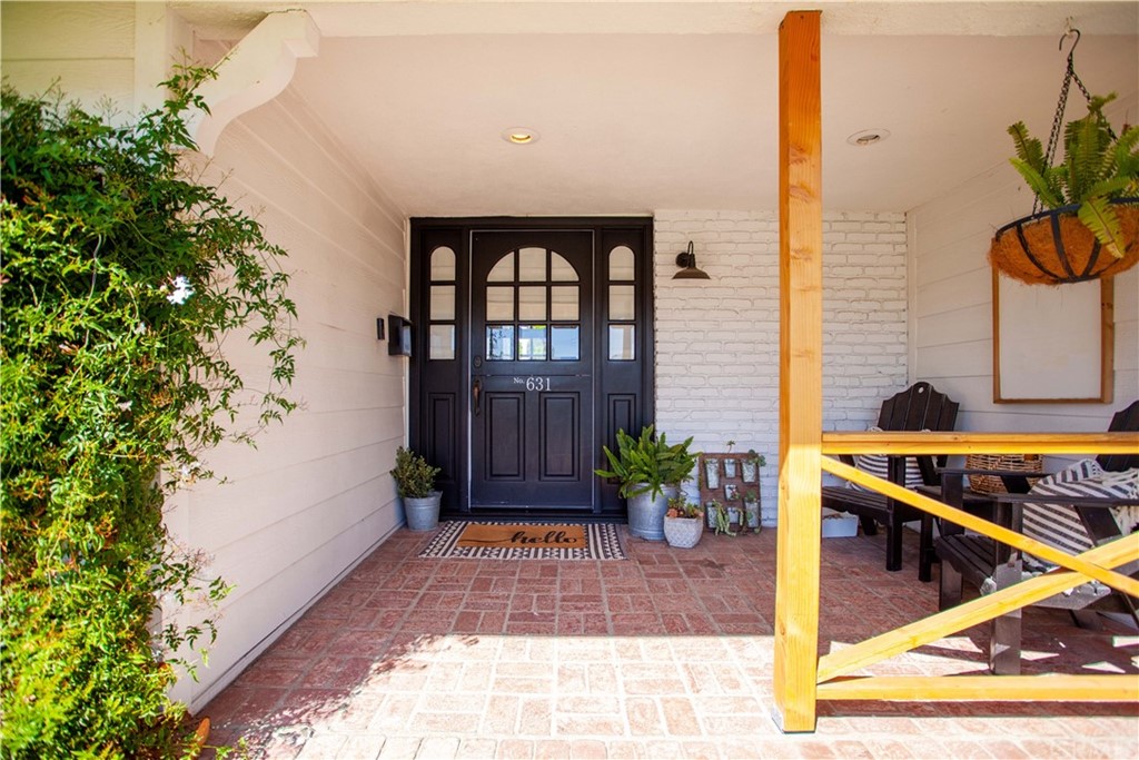 631 Barker Way Placentia, CA 92870 - Photo 4 of 37