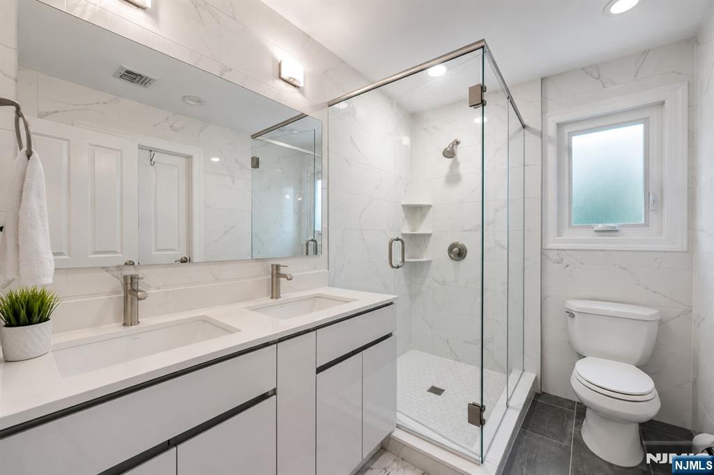1152 Cumbermeade Road Fort Lee, NJ 07024 - Photo 32 of 42