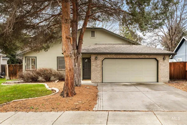 $493,900 | 77 South Silverwood Way, Eagle, ID 83616