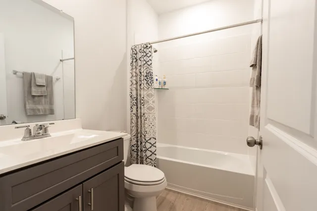 $300,000 | 336 Paso Fino Drive, Alvin, TX 77511