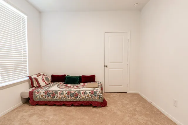 $300,000 | 336 Paso Fino Drive, Alvin, TX 77511