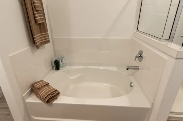 $300,000 | 336 Paso Fino Drive, Alvin, TX 77511