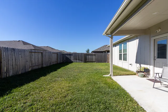 $300,000 | 336 Paso Fino Drive, Alvin, TX 77511
