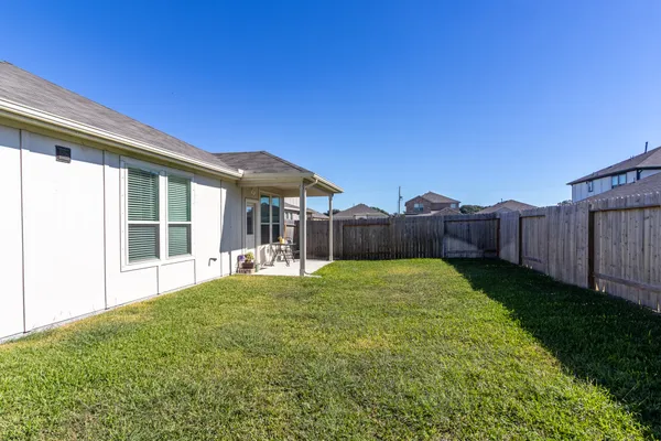 $300,000 | 336 Paso Fino Drive, Alvin, TX 77511