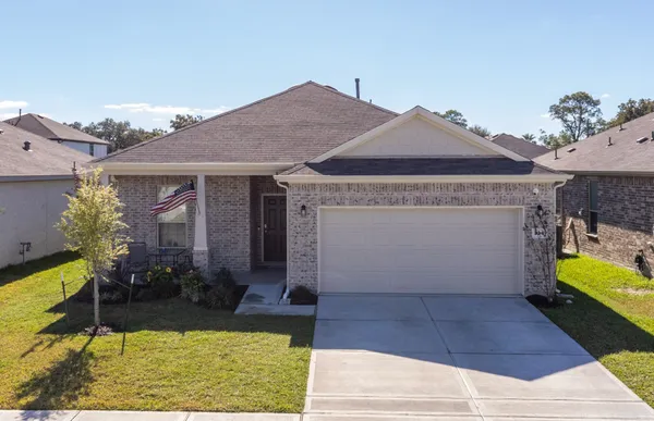 $300,000 | 336 Paso Fino Drive, Alvin, TX 77511