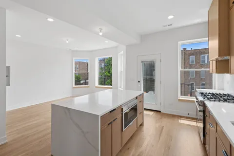 $1,900,000 | 2647 West Walton Street, Chicago, IL 60622