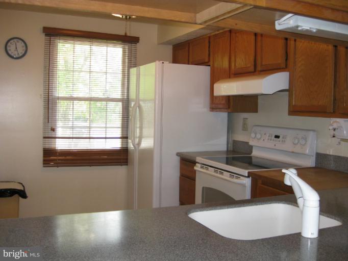 3 Farmcrest Court Silver Spring, MD 20905 - Photo 14 of 26 Kitchen 3