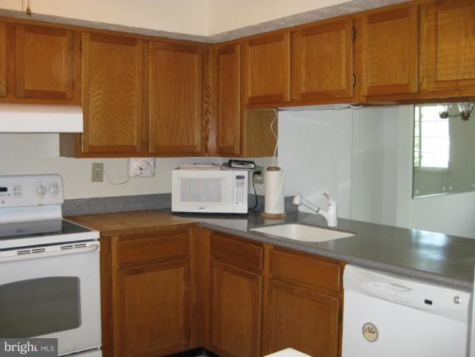 3 Farmcrest Court Silver Spring, MD 20905 - Photo 18 of 26 Kitchen