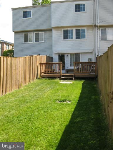 3 Farmcrest Court Silver Spring, MD 20905 - Photo 20 of 26 Large Fenced Back Yard