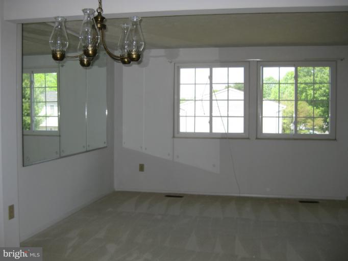 3 Farmcrest Court Silver Spring, MD 20905 - Photo 23 of 26 Family Room