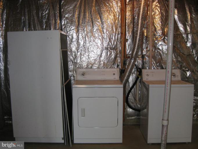 3 Farmcrest Court Silver Spring, MD 20905 - Photo 5 of 26 Washer, Dryer, Freezer