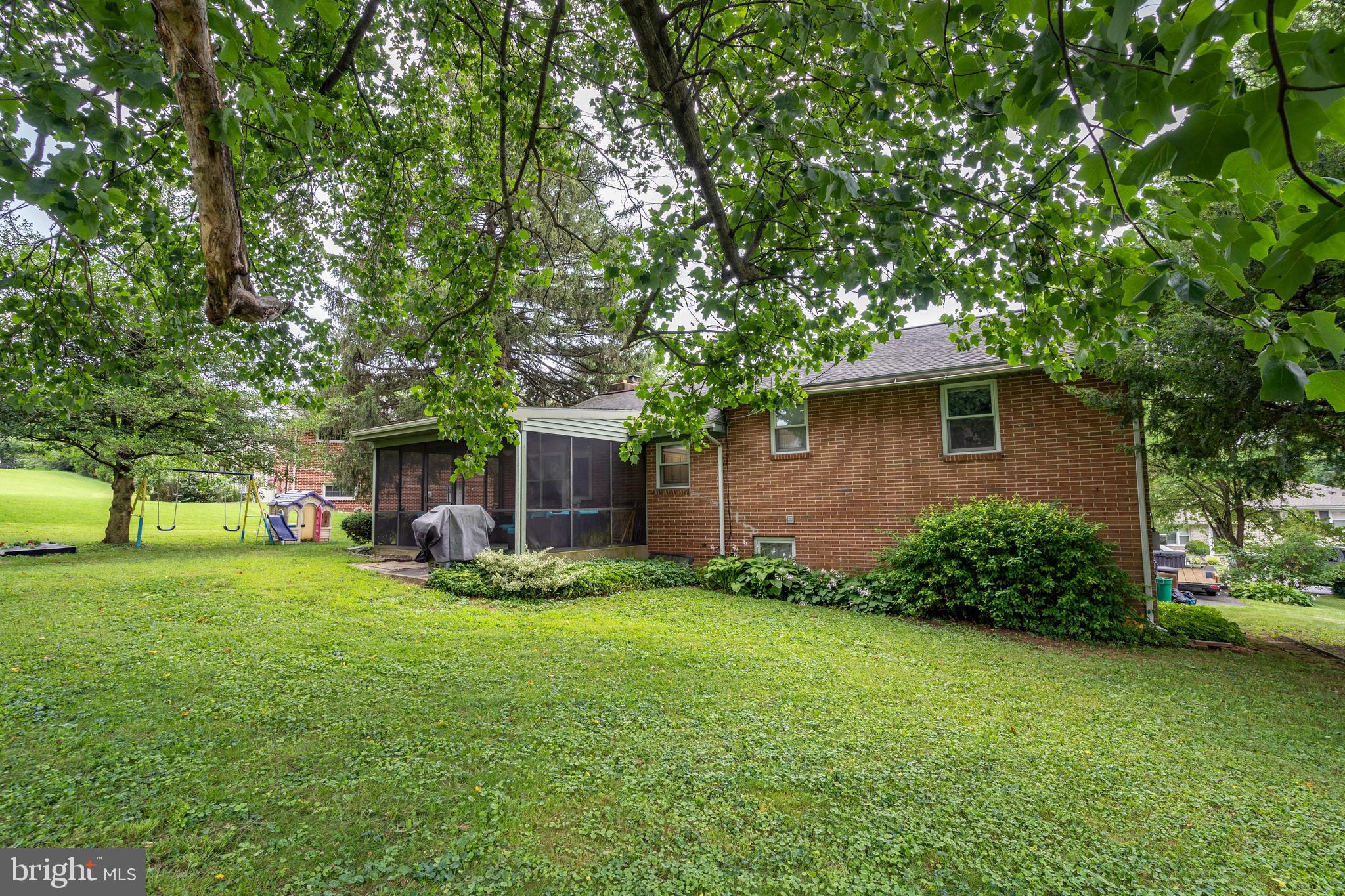 41 Springhouse Road Lancaster, PA 17603 - Photo 8 of 46 Gallery Image 8