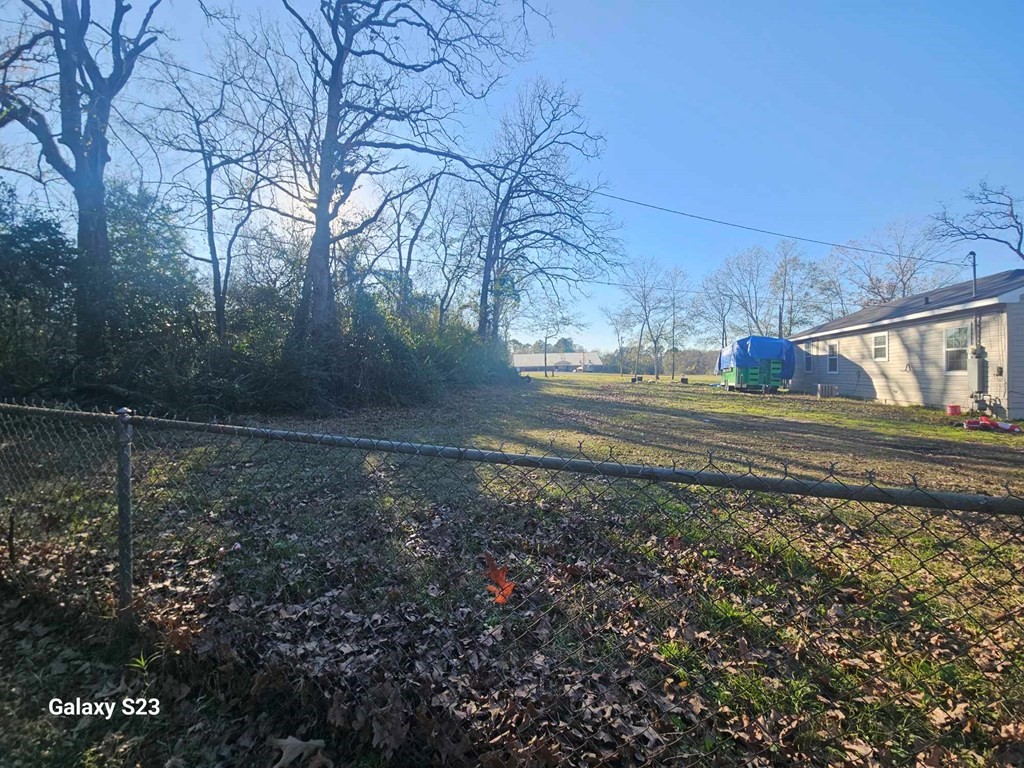 210 Madison Street Lufkin, TX 75901 - Photo 7 of 9 a view of a yard
