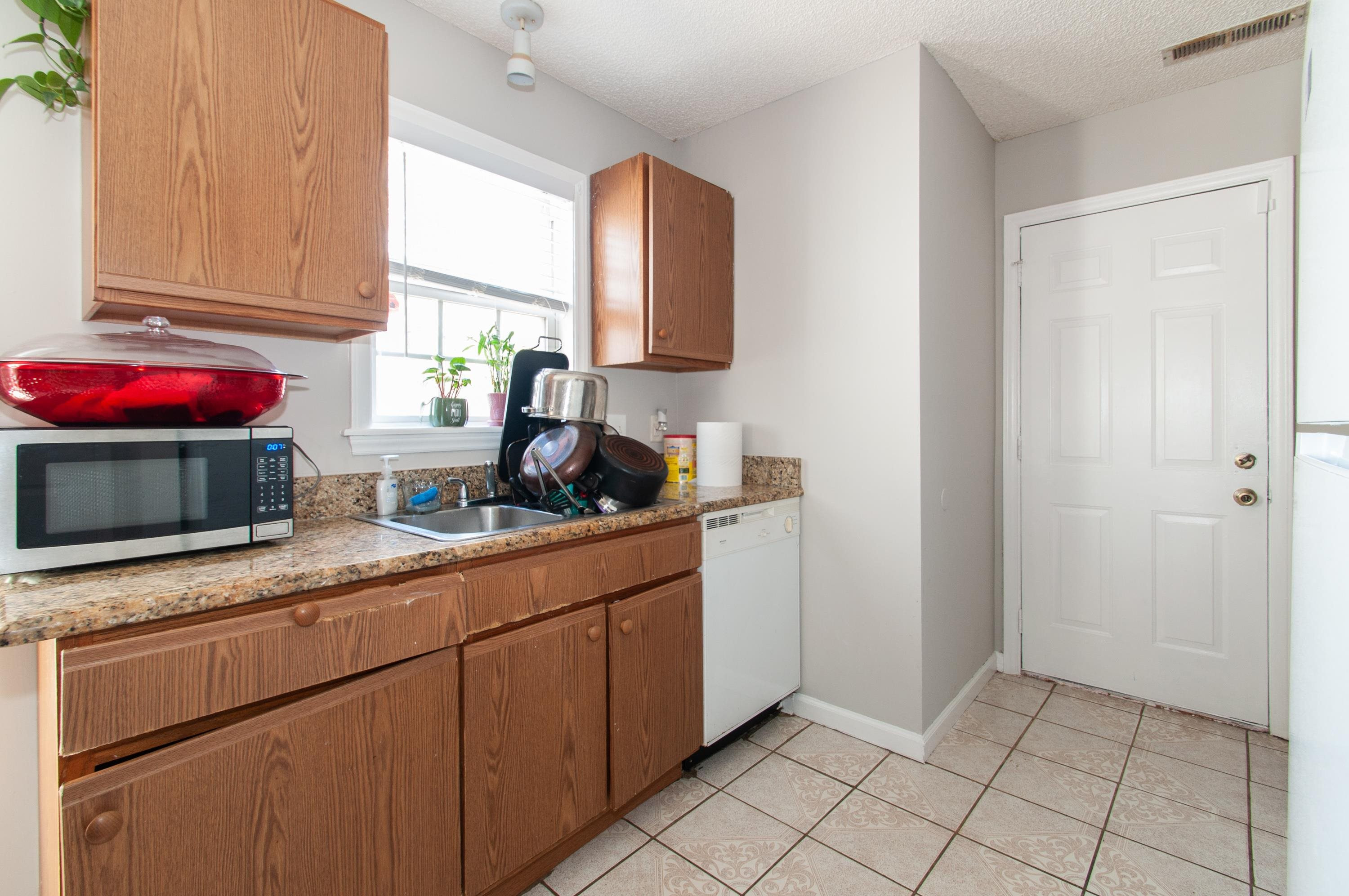 8213 Merriweather Circle Raleigh, NC 27616 - Photo 4 of 23 Kitchen