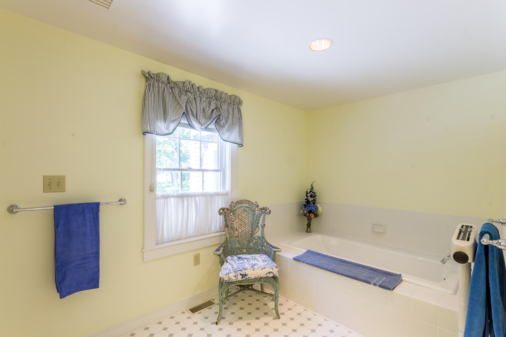65 Kanomika Road Edgartown, MA 02539 - Photo 28 of 49 65 Kanomika Road (37 of 77)