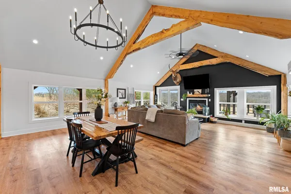 $664,500 | 1714 Knox Road 1950 East, Williamsfield, IL 61489