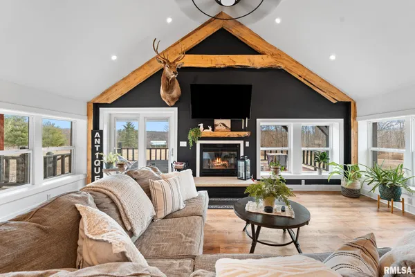 $664,500 | 1714 Knox Road 1950 East, Williamsfield, IL 61489