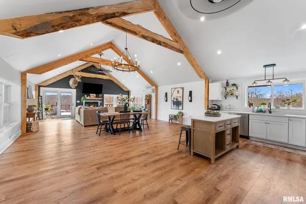 $664,500 | 1714 Knox Road 1950 East, Williamsfield, IL 61489