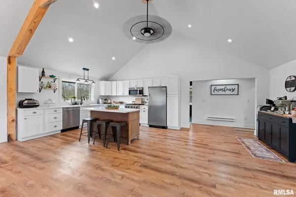 $664,500 | 1714 Knox Road 1950 East, Williamsfield, IL 61489