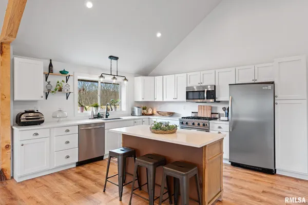 $664,500 | 1714 Knox Road 1950 East, Williamsfield, IL 61489