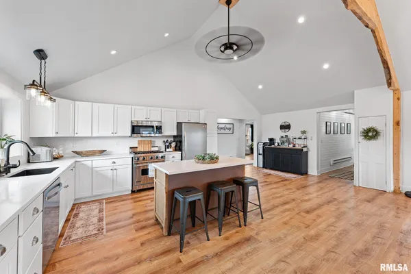 $664,500 | 1714 Knox Road 1950 East, Williamsfield, IL 61489