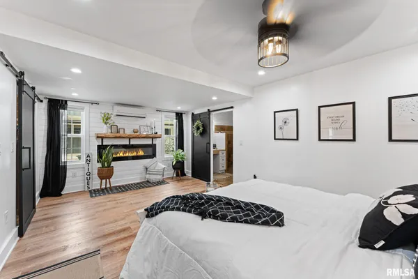 $664,500 | 1714 Knox Road 1950 East, Williamsfield, IL 61489