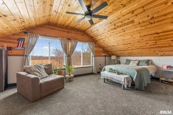 $664,500 | 1714 Knox Road 1950 East, Williamsfield, IL 61489