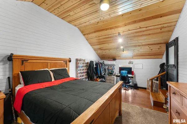 $664,500 | 1714 Knox Road 1950 East, Williamsfield, IL 61489