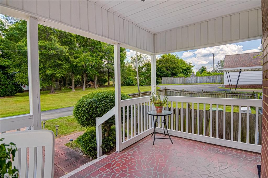 4272 High Point Road Winston-Salem, NC 27107 - Photo 5 of 31 Gallery Image 5